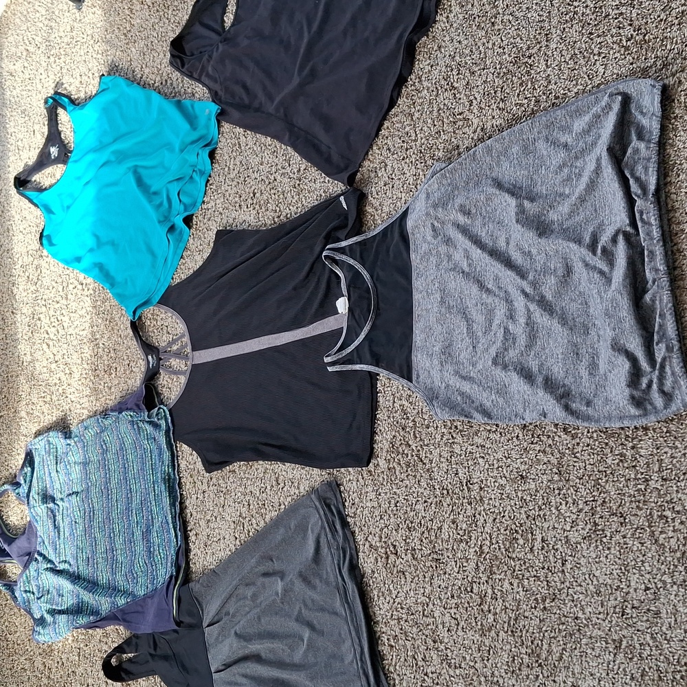 Lot of 6 athletic tank tops L-XL